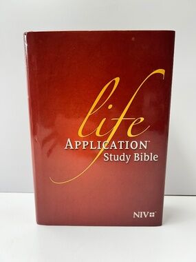 Life Application Study Bible by Tyndale Staff NIV Hardcover Dust Jacket